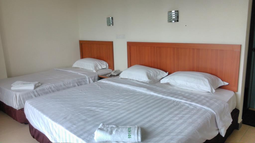101 Hotel Miri Habitación foto